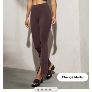 Like new - ALO Yoga Airbrush High-Waist 7/8 Flutter Legging size M in Ra…